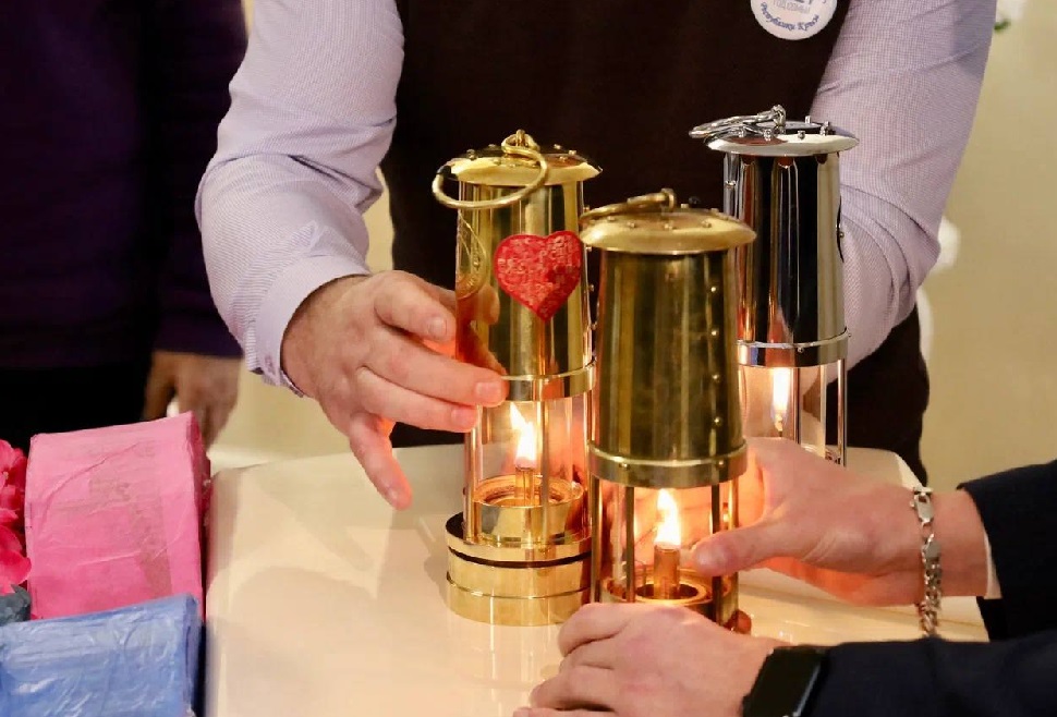 Молодожены Севастополя получат частичку всероссийского семейного очага «Сердце России»