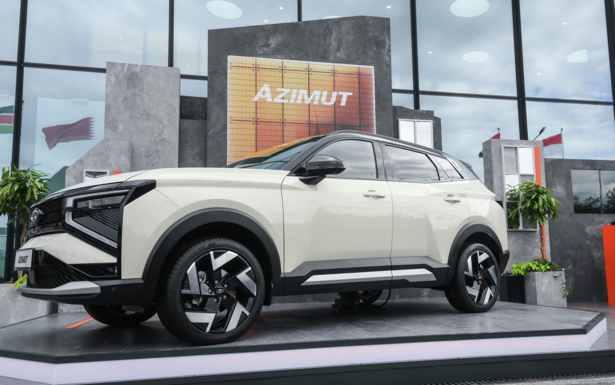 Чемезов рассказал о новом кроссовере Lada Azimut