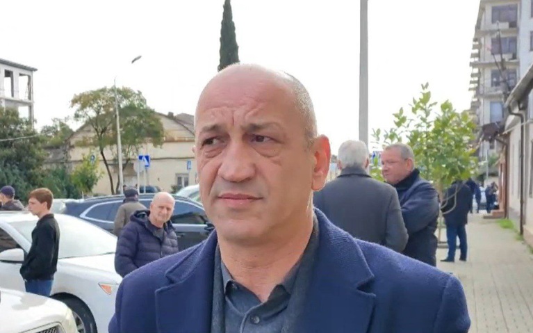 Ранен один из лидеров оппозиции Абхазии Какалия