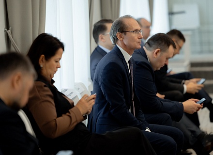 Минстрой 29.10.25 (123)_resized.jpg