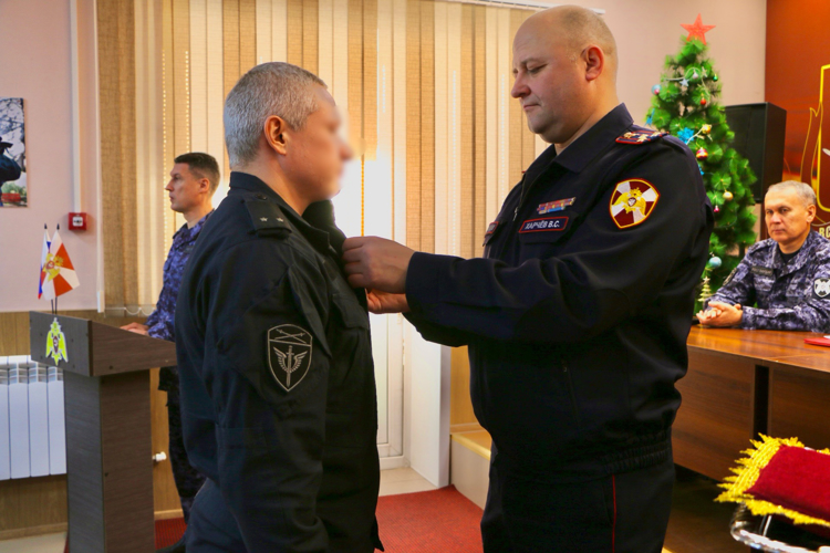 Начальник Управления Росгвардии по Амурской области наградил военнослужащих и сотрудников Росгвардии по итогам года