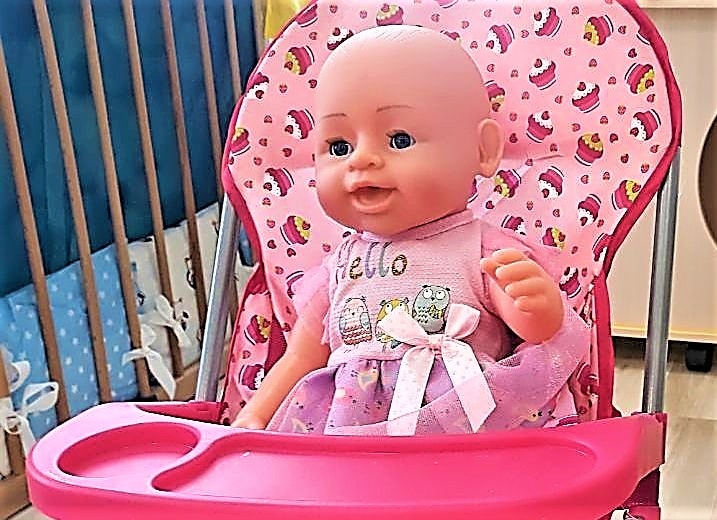 Житель Югры купил дочери куклу, которая читает стихи о смерти