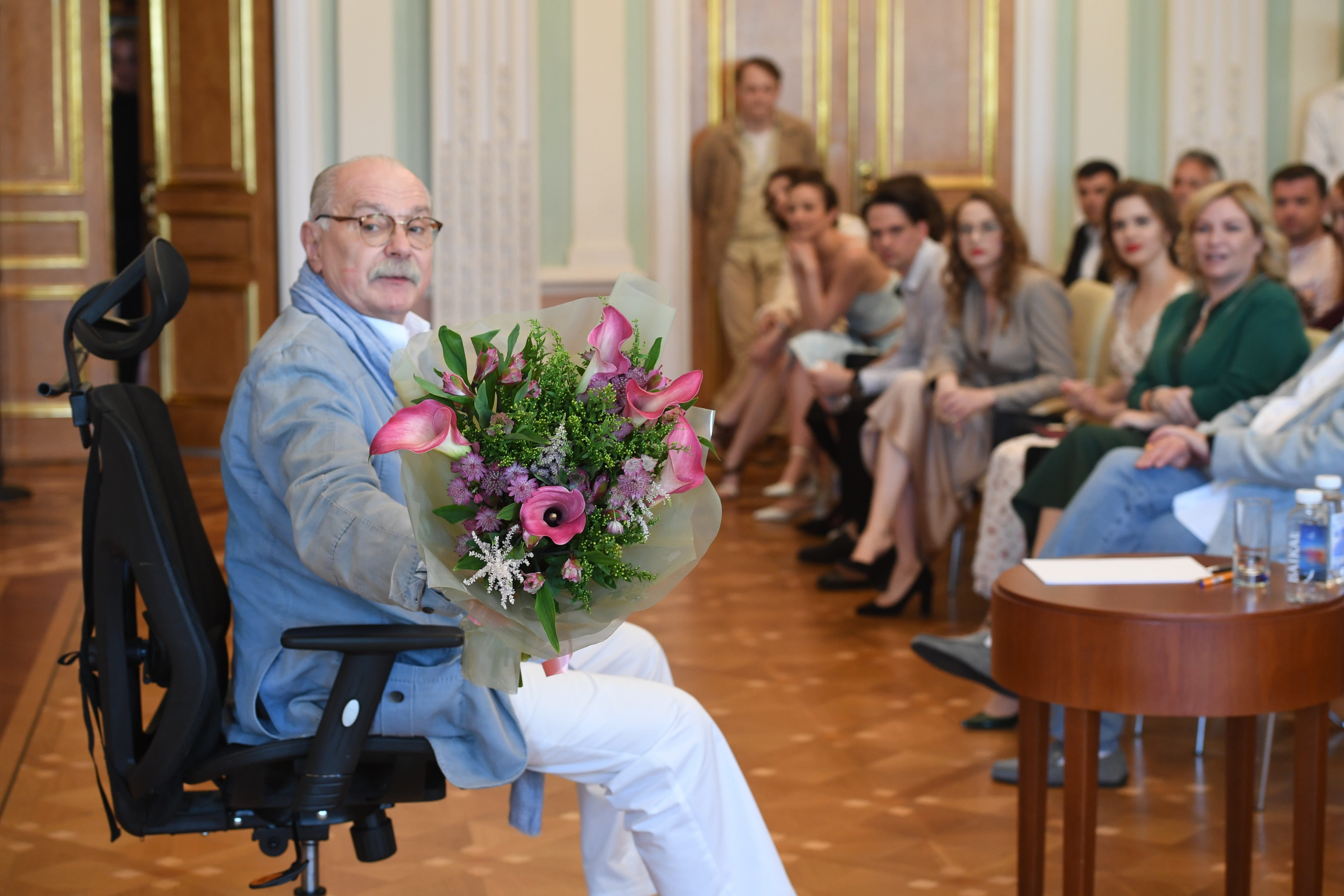 Условия премия. Михалков на премии Оскар. Оскар Никиты Михалкова. Никита Михалков фильмы. Михалков Никита он русский.