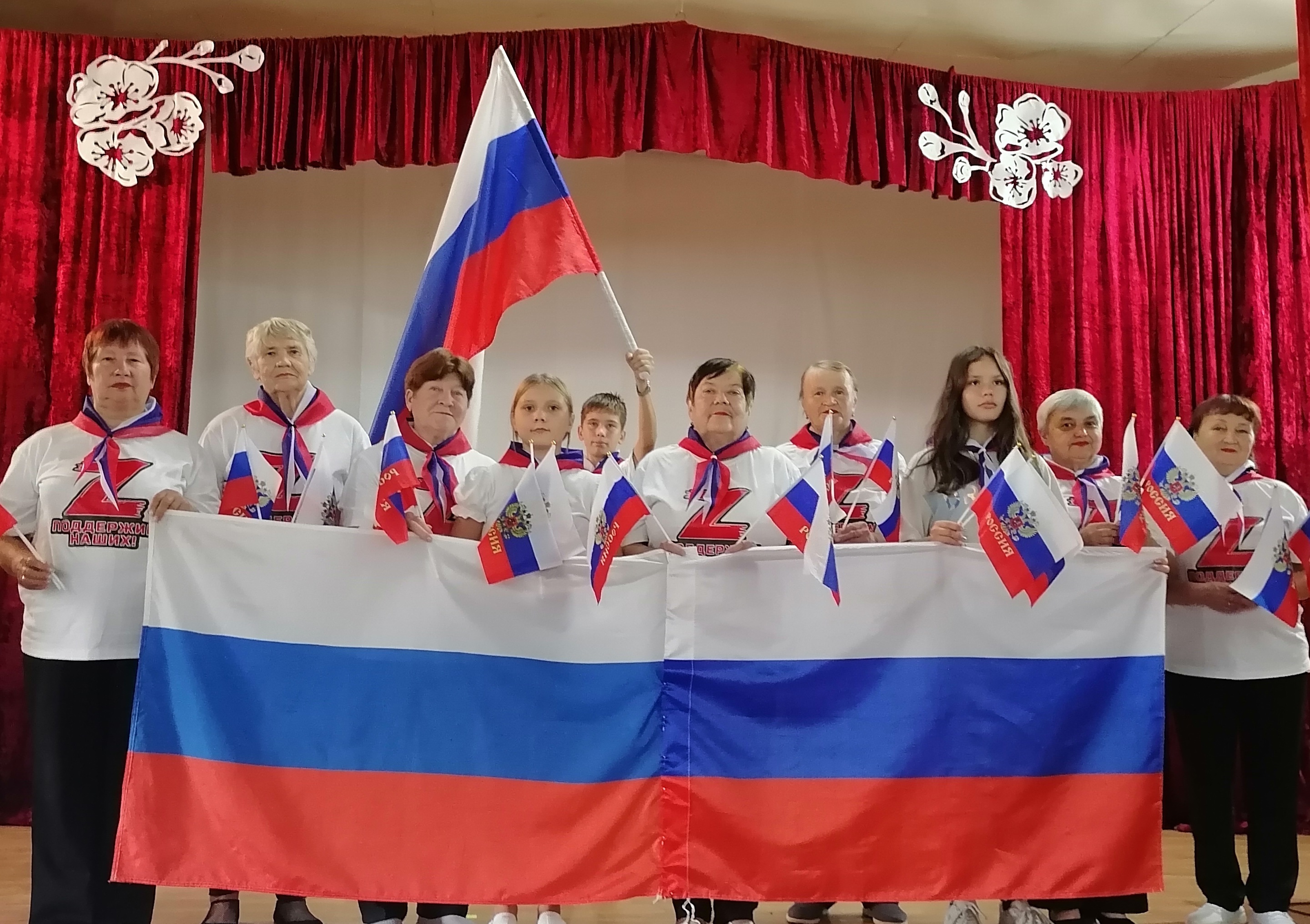 В селах Натальинского муниципального образования прошли мероприятия, посвященные Дню государственного флага Российской Федерации
