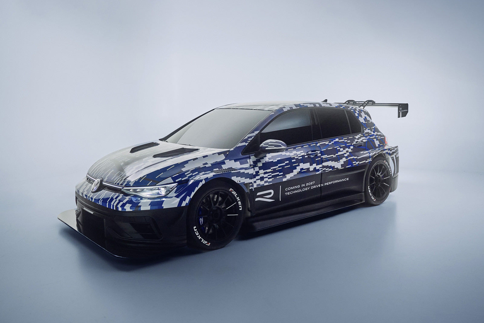 Volkswagen Golf R 24H стал предвестником участника гонки «24 часа Нюрбургринга»