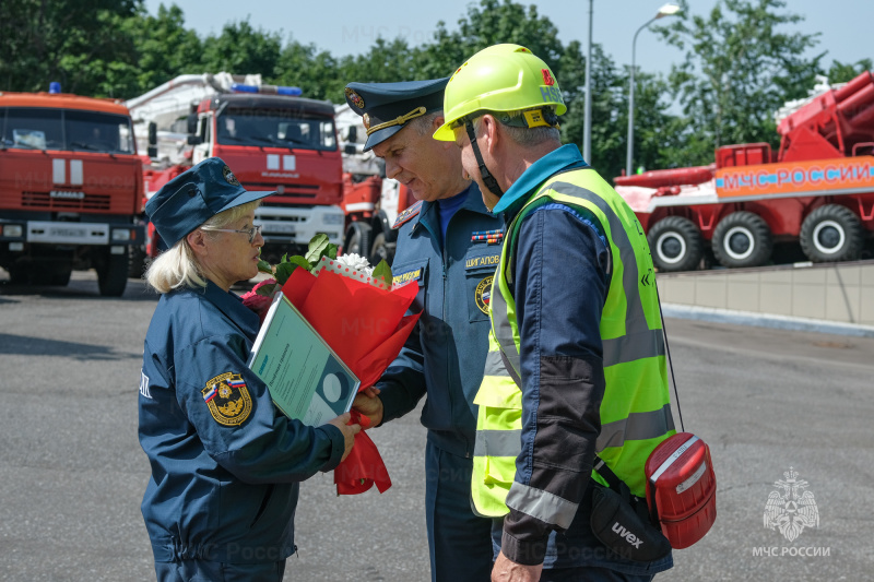 Нижнекамские огнеборцы отметили юбилеи 35-й и 78-й пожарно-спасательных частей