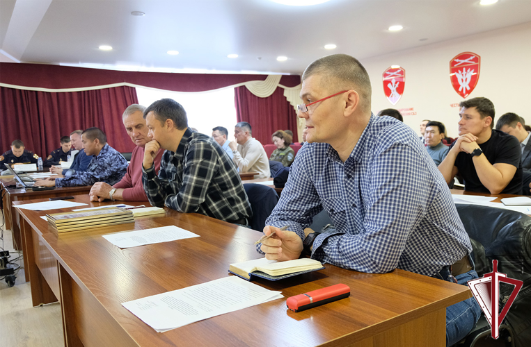 В Якутске Росгвардия провела межрегиональный методико-практический семинар с представителями предприятий ТЭК