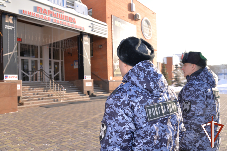 Правопорядок на матчах ВХЛ в Кургане обеспечили росгвардейцы 