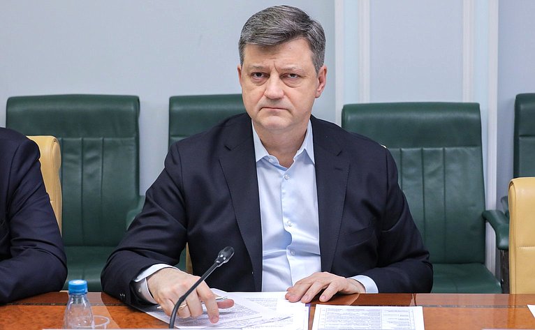 Круглый стол Комитета СФ по экономической политике на тему «Автономные транспортные средства: от испытаний к интеграции в правовое поле РФ»