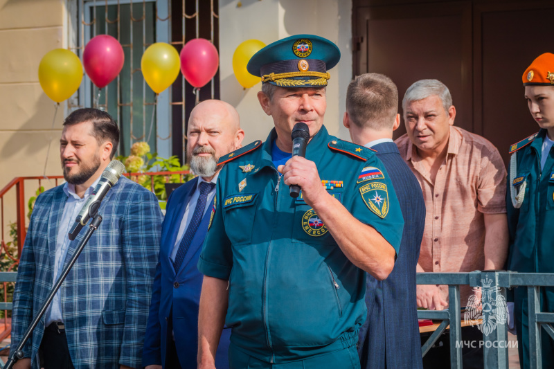 Торжественная линейка в честь начала учебного года в школе №28