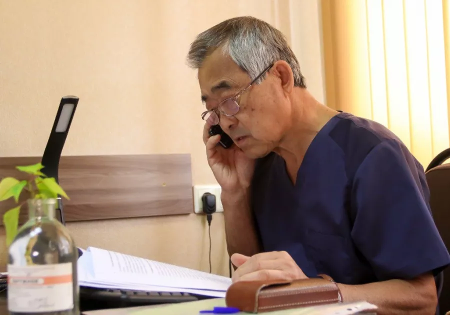 Юрий Тен на рабочем месте