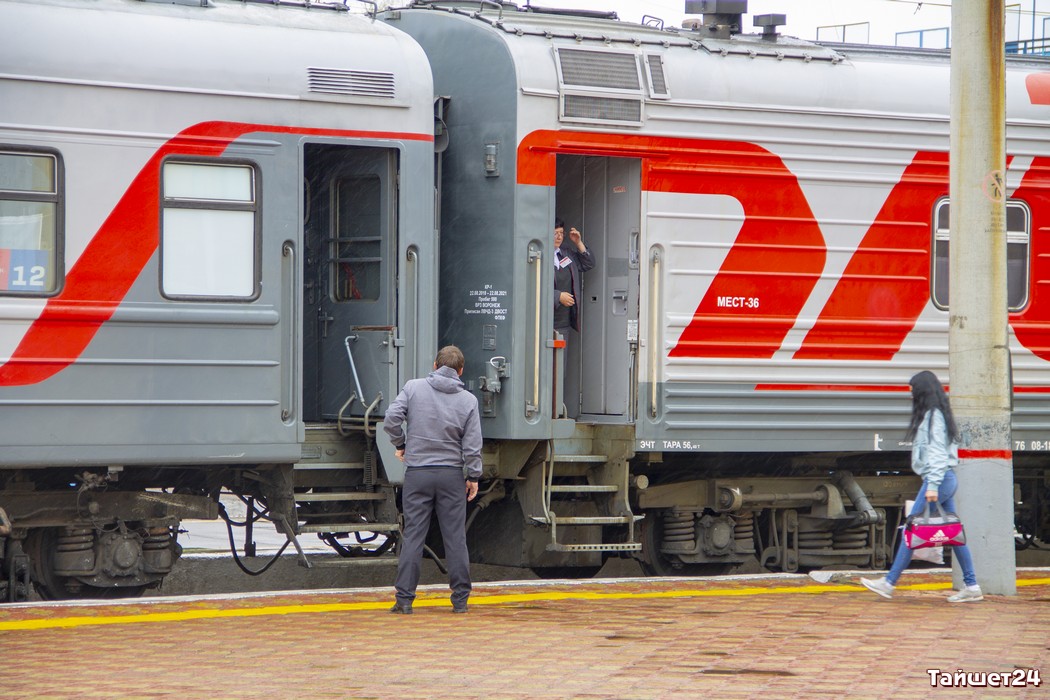 Поезда тайшет иркутск. Электричка нижнеудинск тулун. Электричка красноярск-иркутск. Жд вокзал тайшет. Поезда тайшет иркутск.