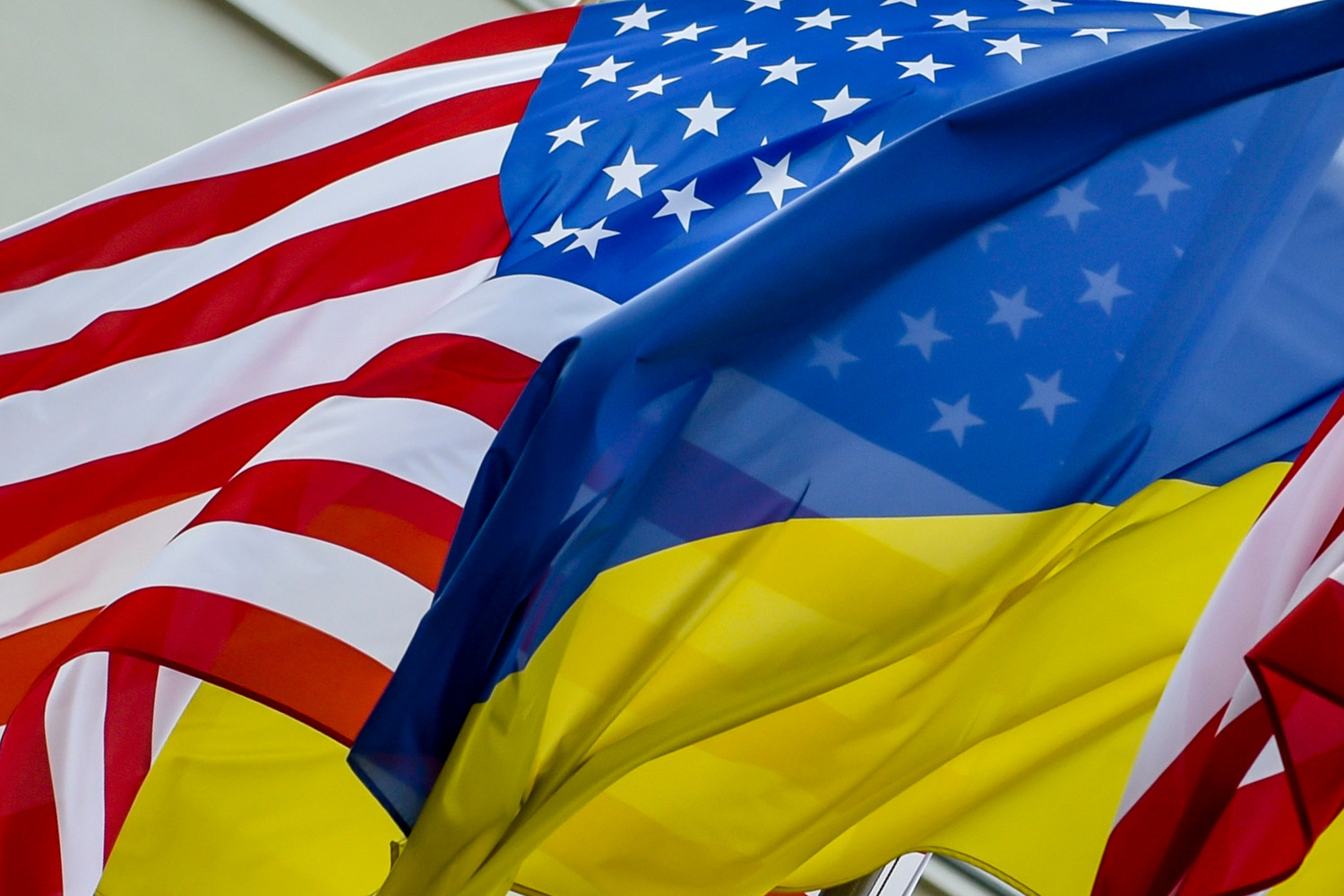 флаги сша в киеве