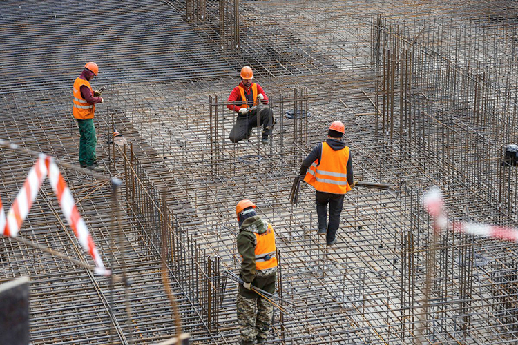 За первое полугодие 2025 года в Татарстан въехали 123 тыс. иностранцев. Основной фактор, который «формирует миграционную ситуацию» — безвизовый режим со странами СНГ
