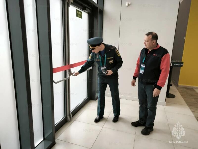 Более 500 сотрудников МЧС России обеспечили безопасность форума «Россия - Исламский мир: KazanForum»