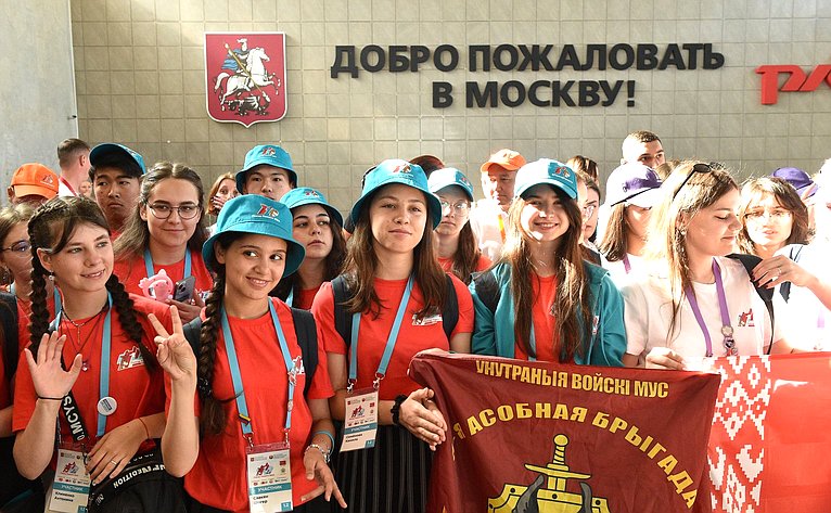 Участники культурно-образовательного проекта «Поезд Памяти» находятся в Городе-герое Москве