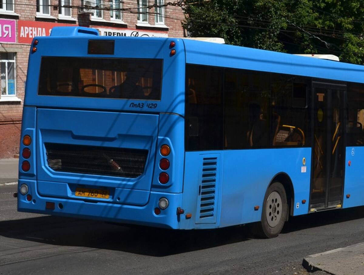 Автобус брянск сайт. Синий автобус Брянск. Автобус 25 Брянск. Автобус 2 Брянск. Автобусы среднего класса.