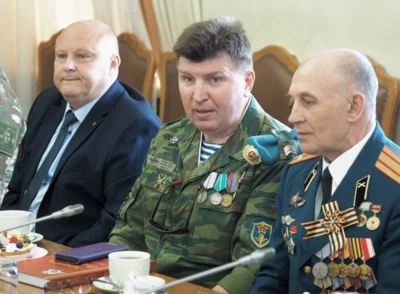 Фото 2. Андрей Клычков встретился с ветеранами боевых действий и участниками СВО