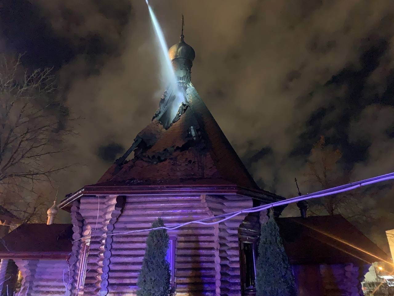 Горящий храм