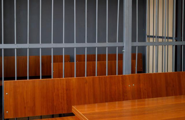 Обвиняемый в взятке экс-замгубернатора ХМАО Шипилов не явился в суд, дело перенесено