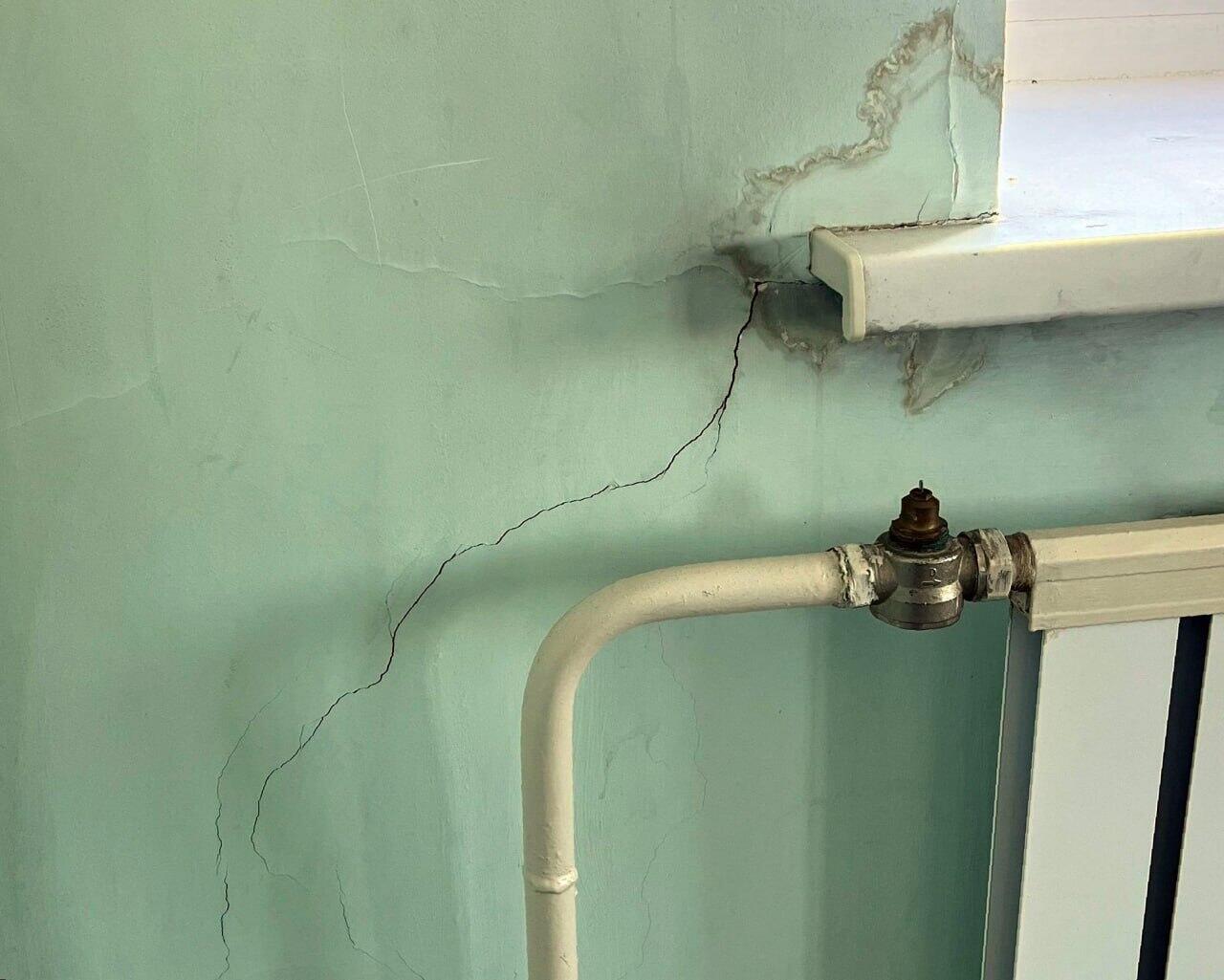 Прокуратура выявила трещины в фундаменте и стенах ФОКа ЗабГУ