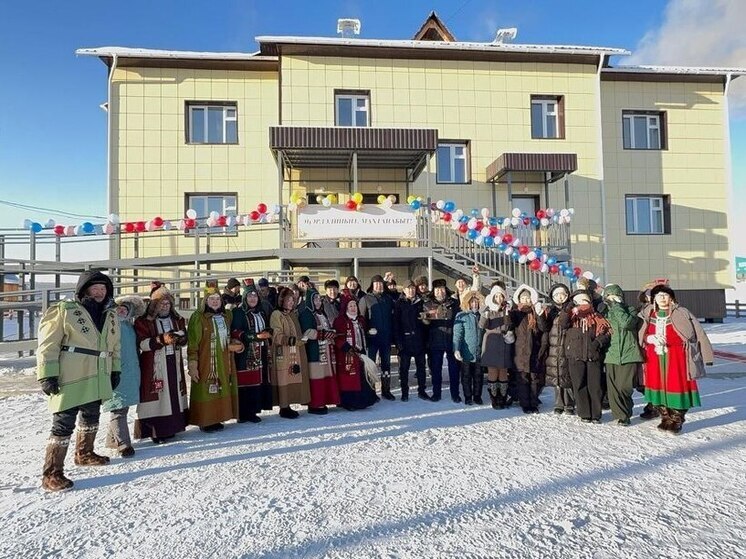 В Чурапчинском районе вручили ключи от новых квартир переселенцам из аварийных домов