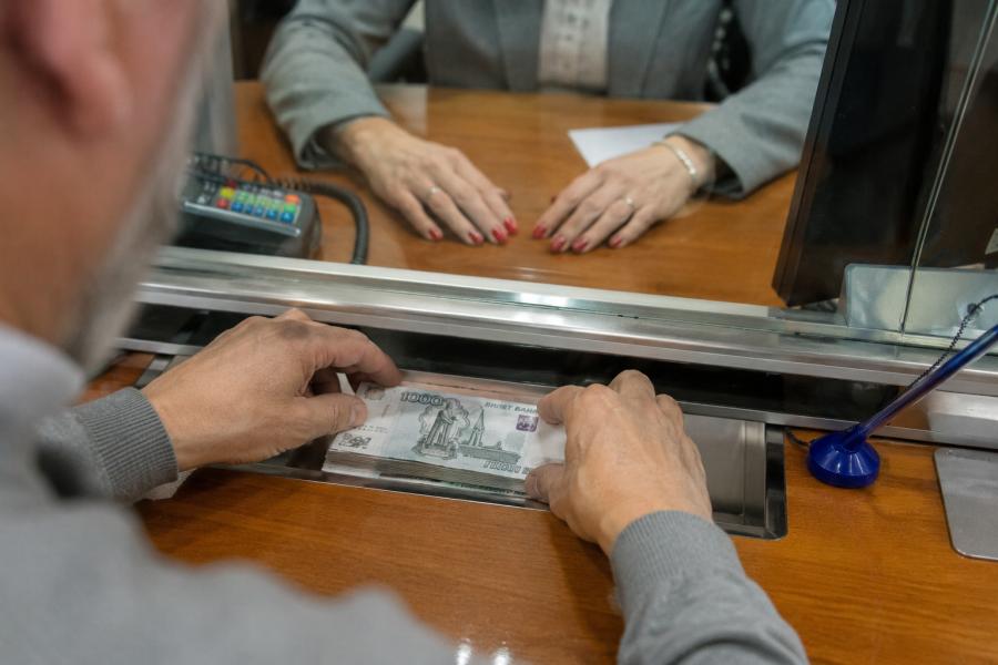 фото KONKURENT | Вместо заморозки вкладов: что могут сделать с деньгами россиян