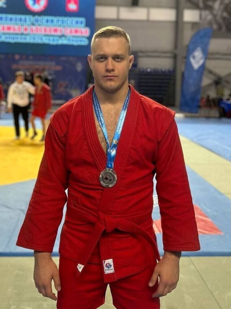 Сотрудник ивановского ФСИН завоевал серебро на чемпионате по самбо