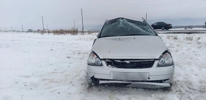«Приора» слетела в кювет в Усть-Коксинском районе, госпитализирована женщина-пассажир