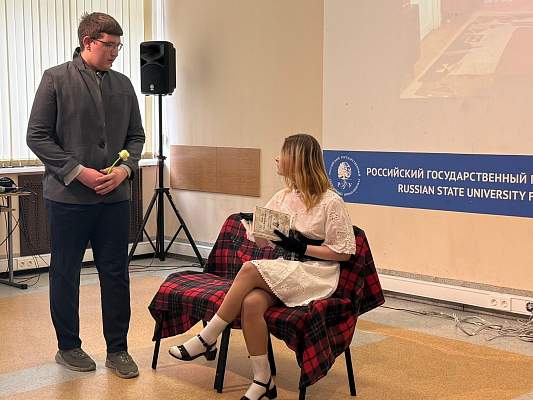 Ученики Предуниверсария РГГУ представили театральную хронику трёх веков: от Тургенева до Пресняковых
