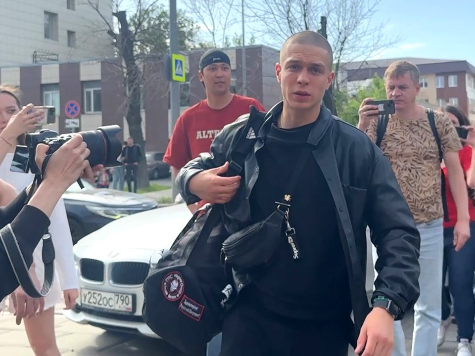 Актер Глеб Калюжный принес присягу в армии