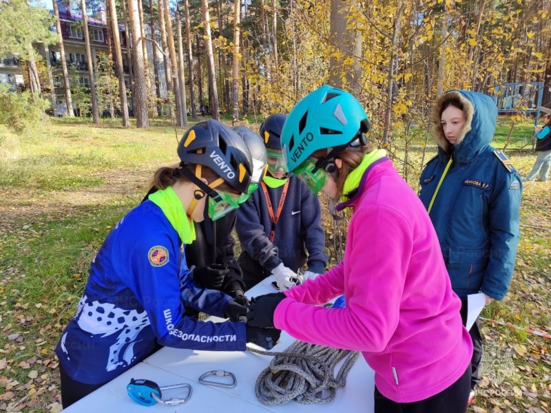Ярославцы блестяще выступили на турнире «Я - спасатель»