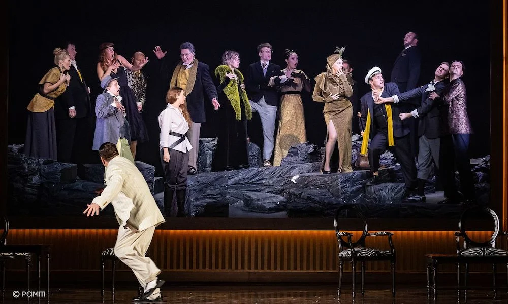 «Игра интересов» в РАМТе: Трагифарс о проклятом времени