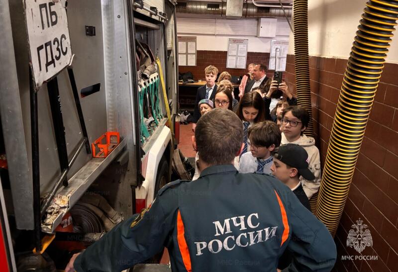 Пожарные Восточного округа столицы провели ознакомительную экскурсию для жителей Сокольников