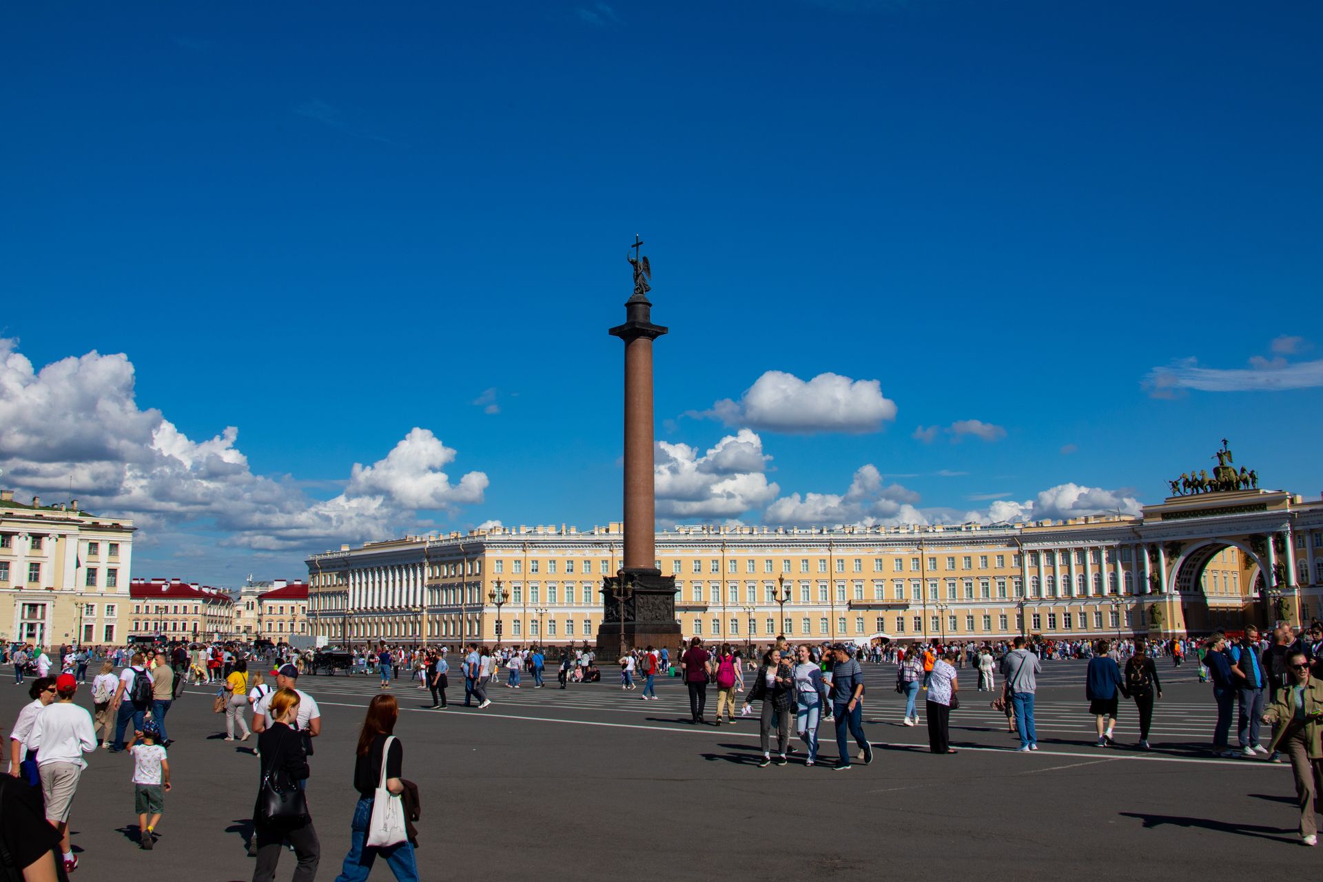 туристы в петербурге