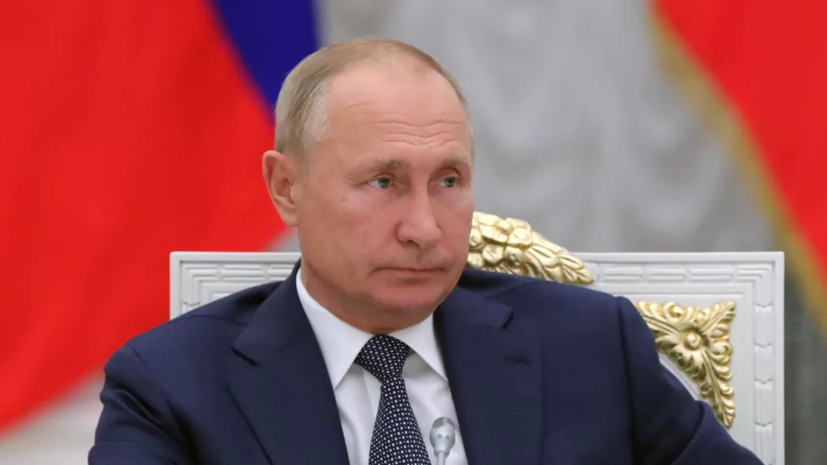 Путин допустил расширение круга тех, кто может пользоваться Пушкинской картой