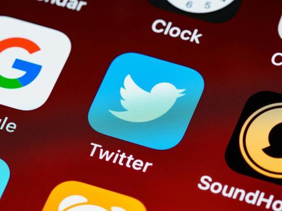 Илон Маск купил Twitter. Свобода слова может отпугнуть рекламодателей