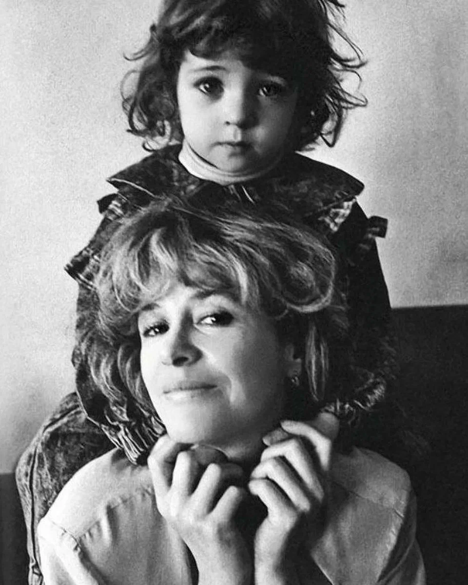Марина Неелова с дочкой