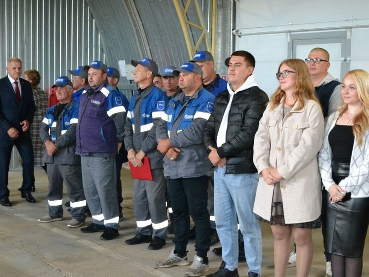 Нефтяников и газовиков Исетского района с профессиональным праздником поздравил глава района