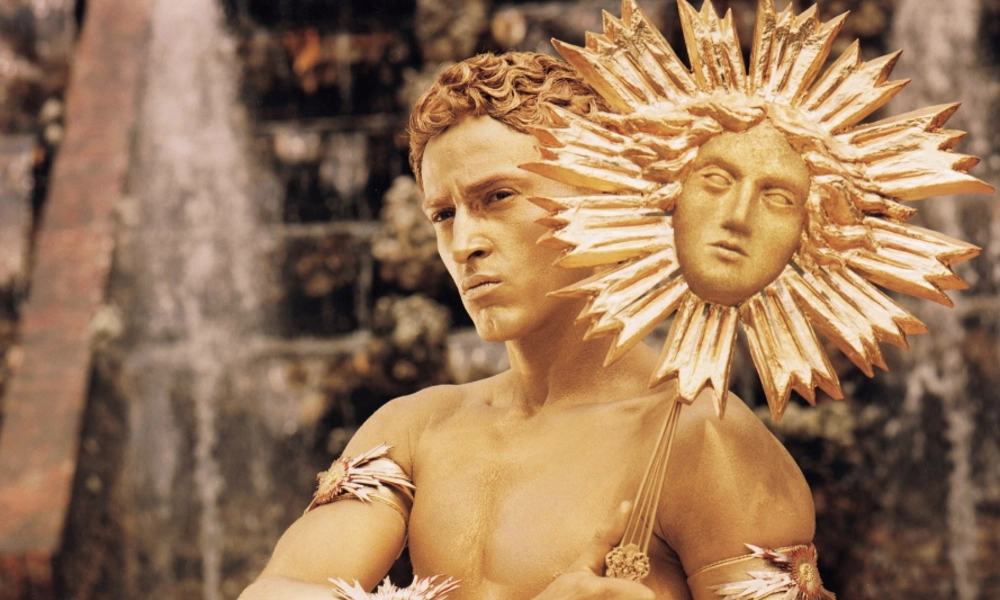 «Король танцует»