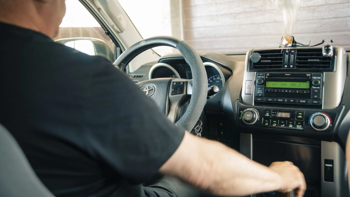 Петербуржец потратил на каршеринг около 200 тысяч рублей в ноябре - tvspb.ru