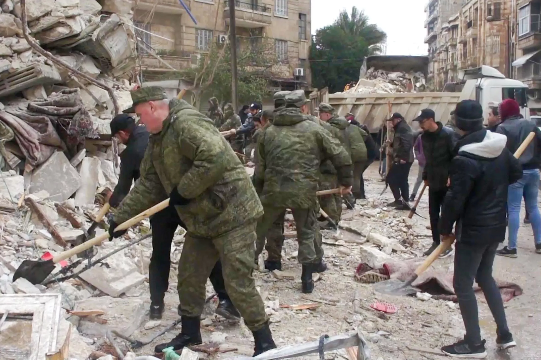 Мировые новости 2023. Сирия землетрясение 2023 российские военные. Сирия Алеппо землетрясение 2023.