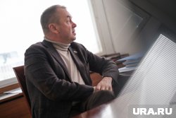 Станислав Наумов по образованию политолог