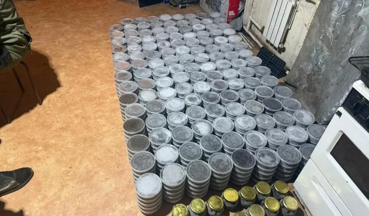 Пара из Хабаровского края хранила в морозильнике 350 кг чёрной икры