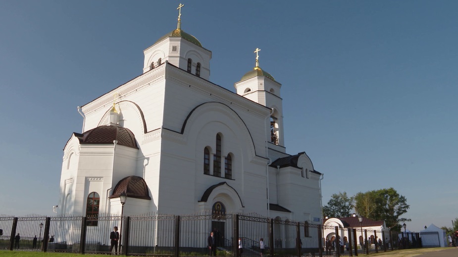 В Алапаевске освятили новый храм Александра Невского