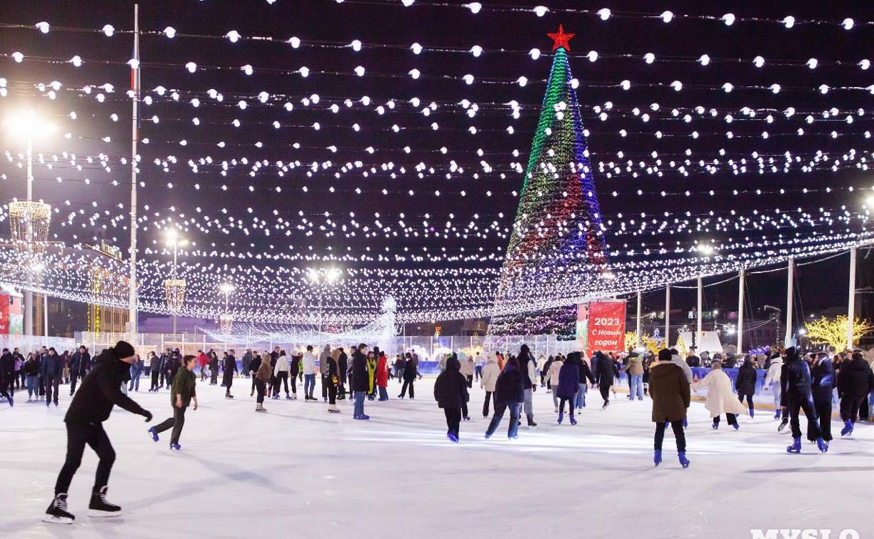 Каток на площади ленина