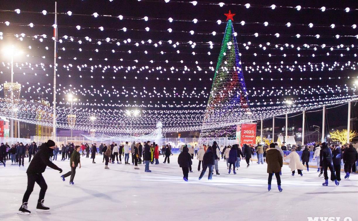 Каток на ленина орел 2024. Губернский каток Тула. Тула, площадь Ленина. Губернский каток. Губернский каток Тула 2023. Каток в Туле на площади.