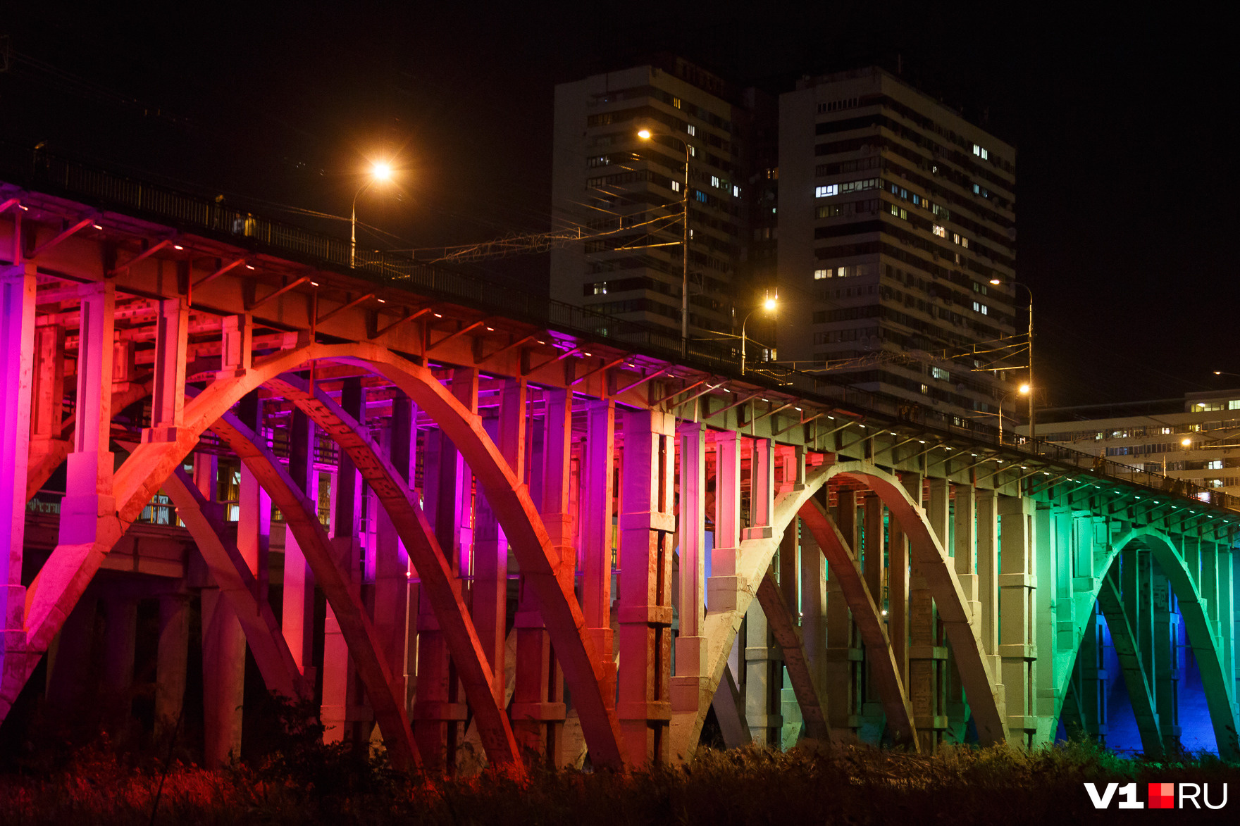 Б в г д е мосту. Veluwemeer aqueduct мост. Roberto clemente bridge. Водный мост велувемир нидерланды. Мост в ульяновске через волгу.