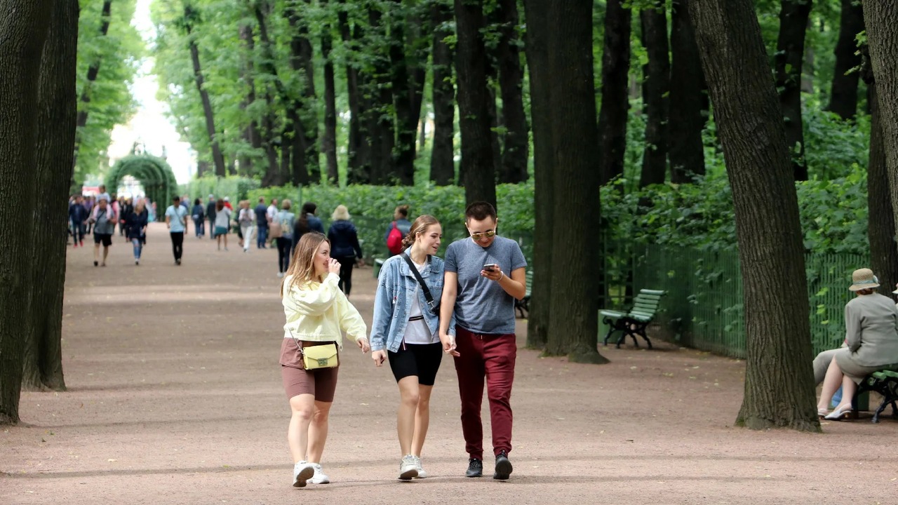 На смену изнуряющей жаре в Центральную Россию п...