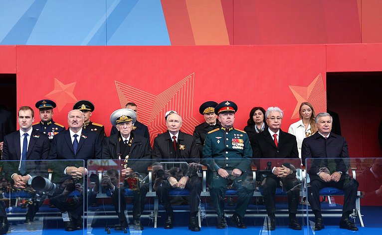 Председатель Совета Федерации Валентина Матвиенко присутствовала на военном параде в ознаменование 81-й годовщины Великой Победы